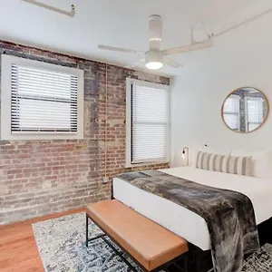 Apartment Sophisticated Downtown, Memphis