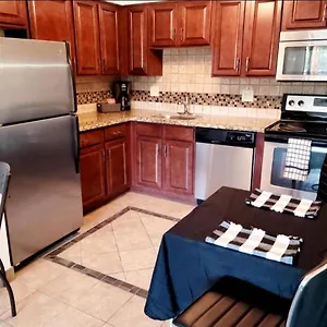  Apartment Minutes From Strip United States