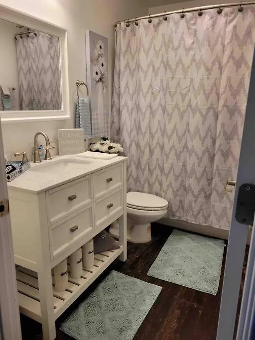 Luxury Condo “Walk To Everything” Memphis